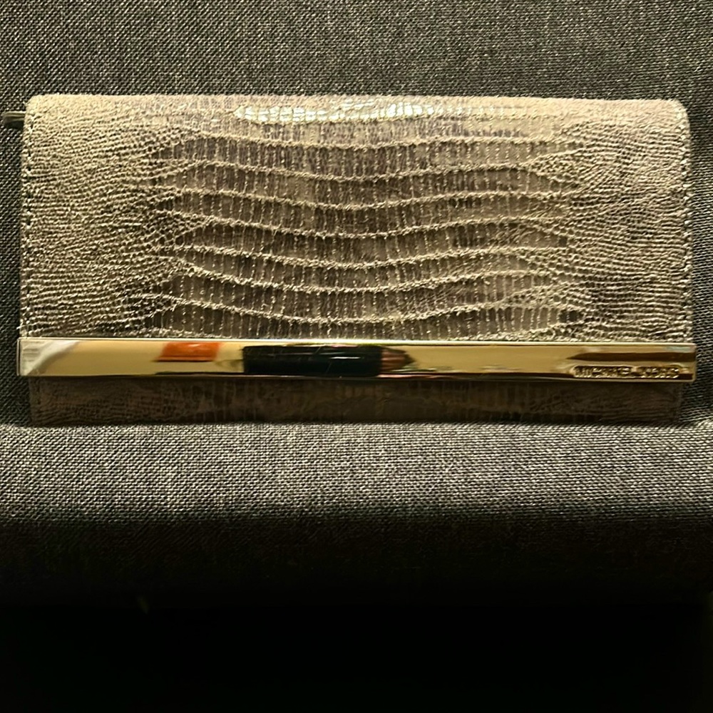 Michael Kors, gray snake, print fabrication & silver tone wallet, pre loved.